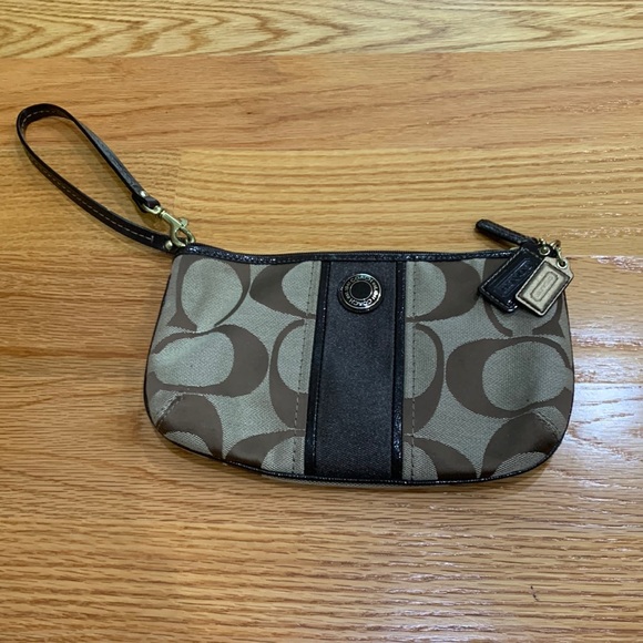 Coach brown logo wristlet - medium size - Picture 1 of 5